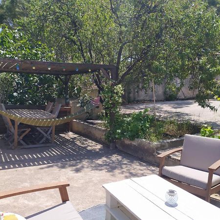 Les Mondes - Appartement Bas De Maison Ensues-la-Redonne Exteriér fotografie