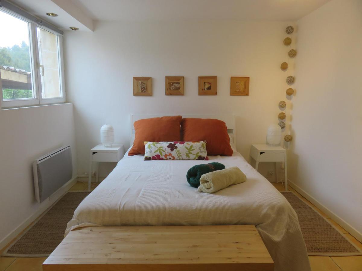 Les Mondes - Appartement Bas De Maison Ensues-la-Redonne Exteriér fotografie
