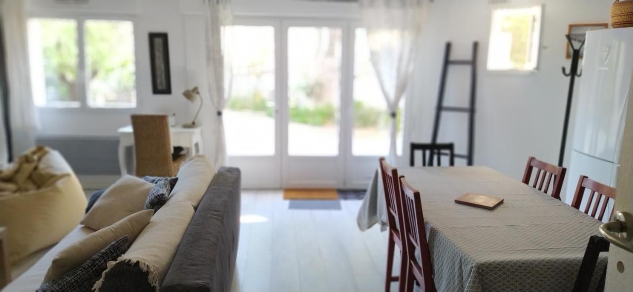Les Mondes - Appartement Bas De Maison Ensues-la-Redonne Exteriér fotografie