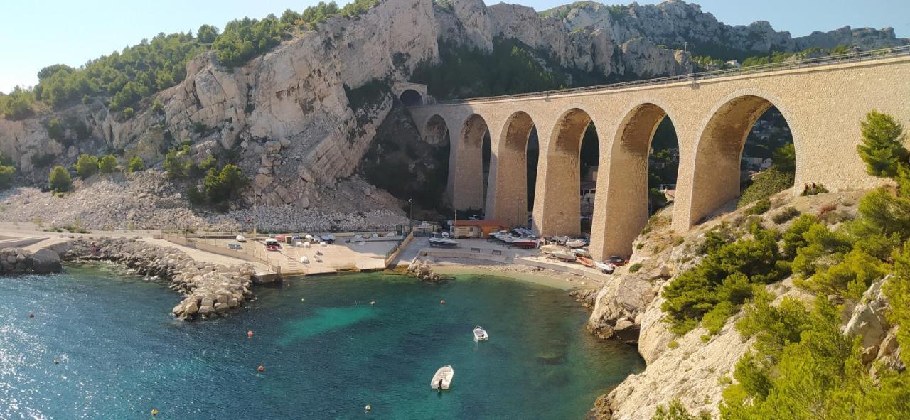 Les Mondes - Appartement Bas De Maison Ensues-la-Redonne Exteriér fotografie